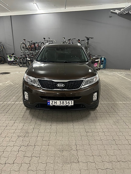 Kia Sorento 3 of 11