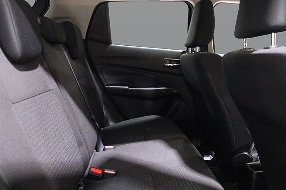 Suzuki Swift 8 of 25