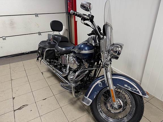 Harley-Davidson FLSTC Heritage Softail Classic 2 of 5