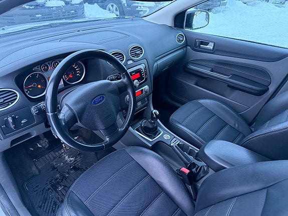 Ford Focus 11 of 21
