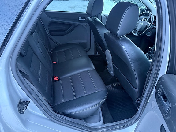 Ford Focus 19 of 21