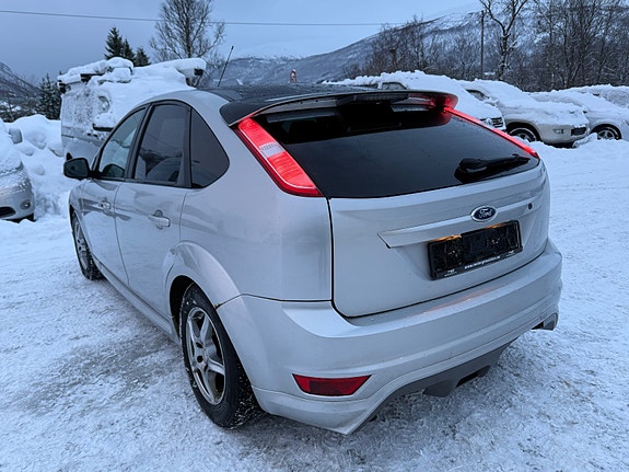 Ford Focus 7 of 21