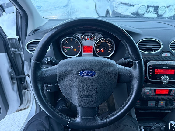 Ford Focus 12 of 21