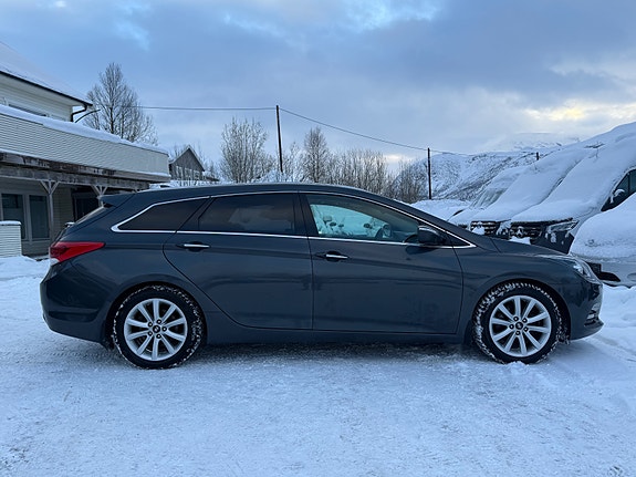 Hyundai i40 4 of 5