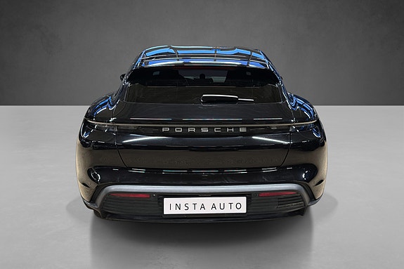 Porsche Taycan Sport Turismo 4 of 5