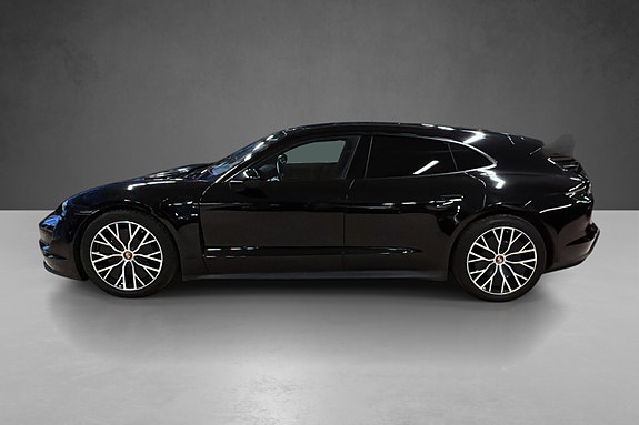 Porsche Taycan Sport Turismo 2 of 5