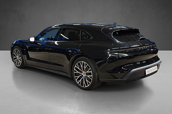 Porsche Taycan Sport Turismo 3 of 5