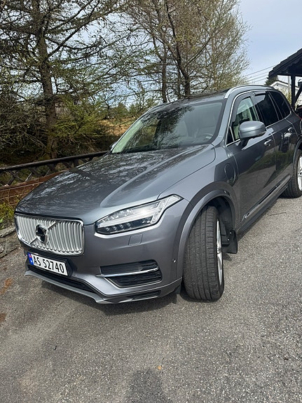 Volvo XC90 3 of 25
