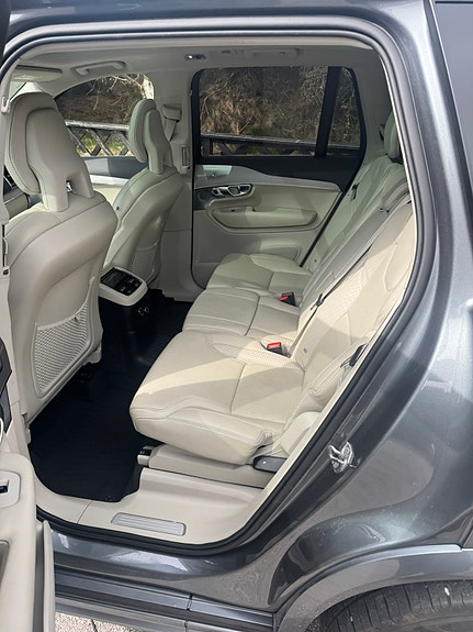 Volvo XC90 12 of 25