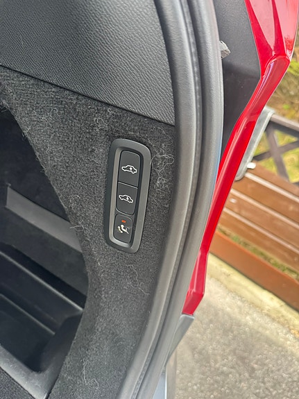 Volvo XC90 16 of 25