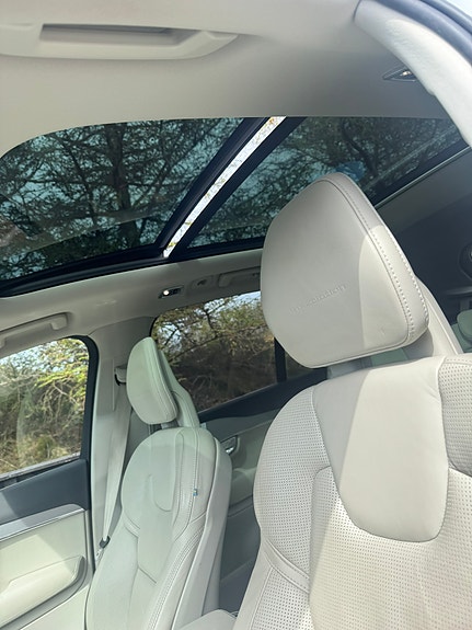 Volvo XC90 8 of 25