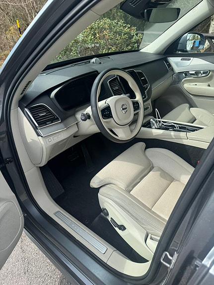 Volvo XC90 6 of 25