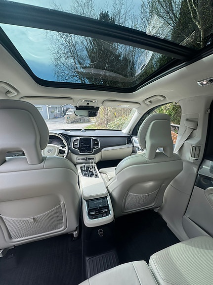 Volvo XC90 10 of 25