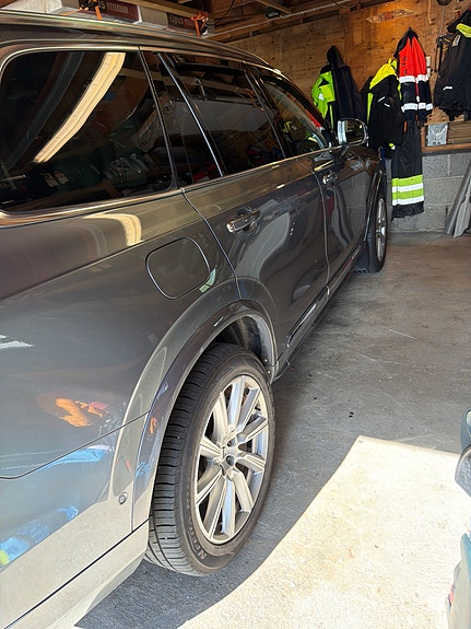 Volvo XC90 4 of 25