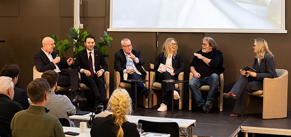 OFV arrangerer hvert år en konferansen 'Bilåret', med analyser og nøkkeltall fra året som gikk, samt vurderinger av utsiktene for året som kommer.