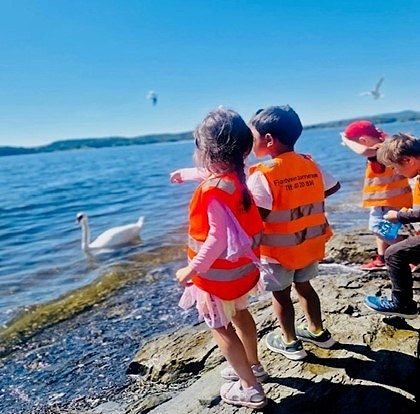 Tur ved strandlinjen, som er 10 minutter unna
