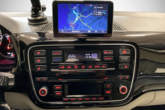 Volkswagen UP! 17 of 26