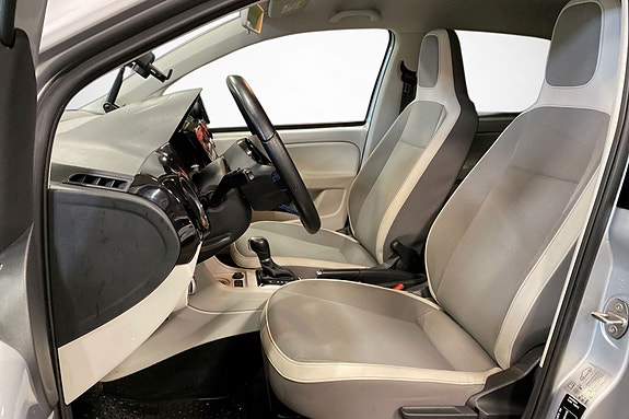 Volkswagen UP! 11 of 26