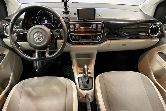 Volkswagen UP! 13 of 26