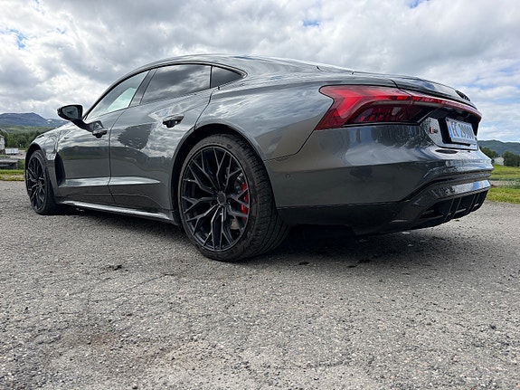 Audi e-tron GT RS 8 of 21