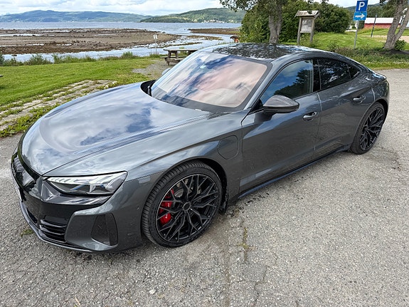 Audi e-tron GT RS 4 of 5