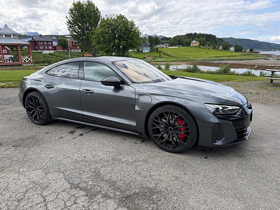 Audi e-tron GT RS 12 of 21