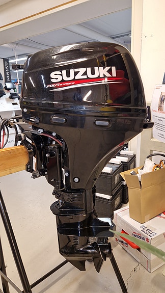 Suzuki DF9,9BRS - 2019-mod i god stand