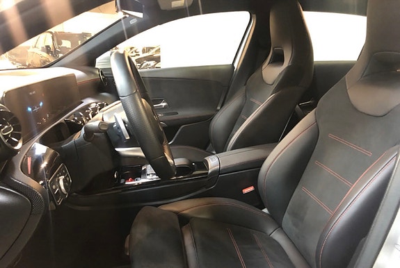 Mercedes-Benz A200 21 of 29