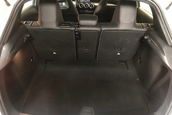 Mercedes-Benz A200 24 of 29