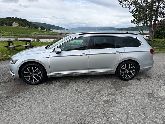Volkswagen Passat 2 of 5