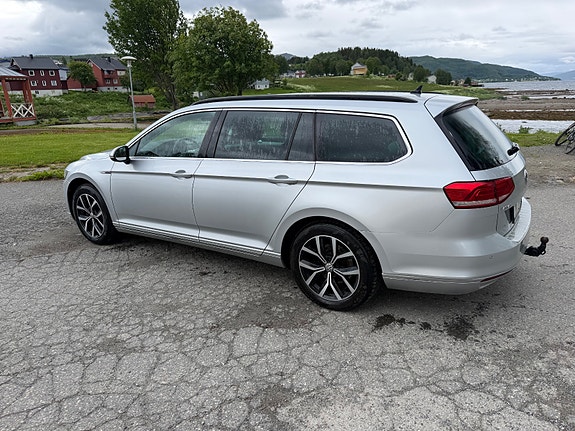 Volkswagen Passat 3 of 5