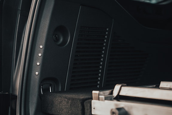 Chevrolet Suburban 10 of 16