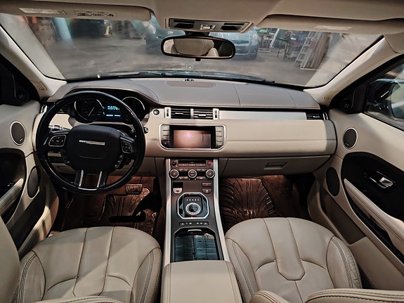 Land Rover Range Rover Evoque 9 of 26