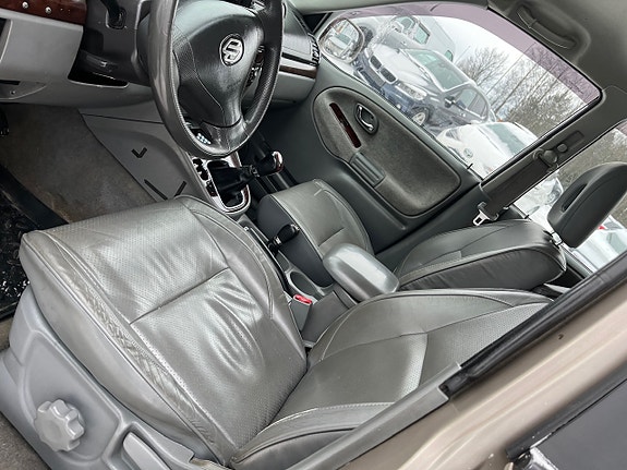 Suzuki Grand Vitara 7 of 22