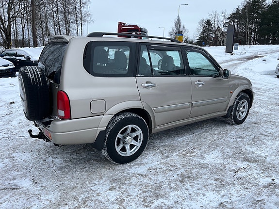 Suzuki Grand Vitara 5 of 5