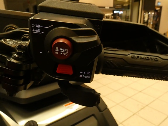 CFMOTO Cforce 625 Long EPS 14 of 20