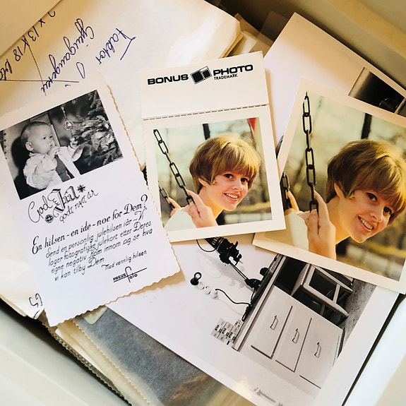 Museet har en unik fotosamling, og en stor gjenstandssamling knyttet til foto, film og kino. Vi har eget fagbibliotek med en unik samling, og store fotografarkiver. Foto: Cecilie Øien/ Preus museum