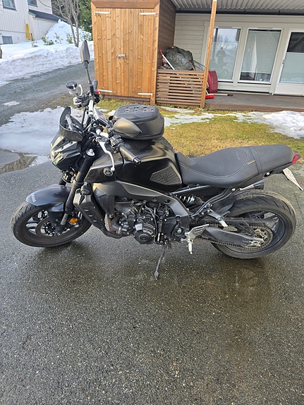 Yamaha MT-09 3 of 11