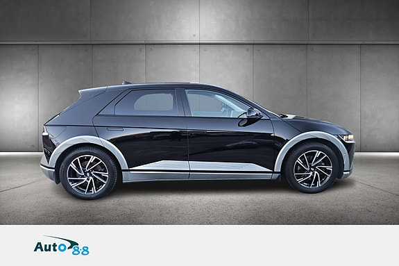 Hyundai Ioniq 5 3 of 5