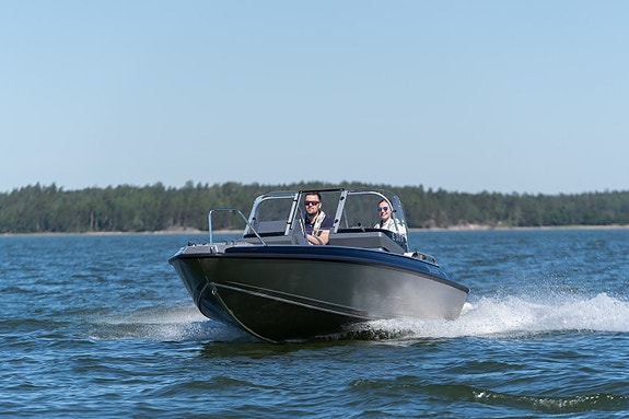 Ny Buster L2 m/ Yamaha 50HK -2025 modell! Utstillingsbåt kun kr. 299.000,-