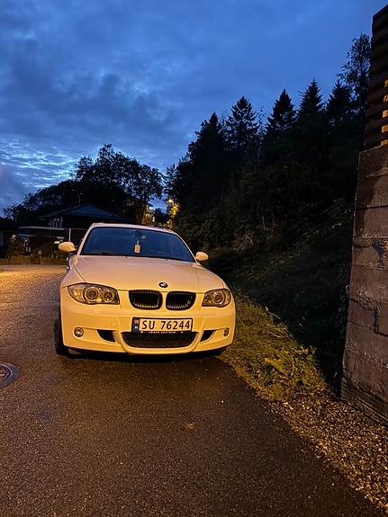 BMW 118d 2 of 17
