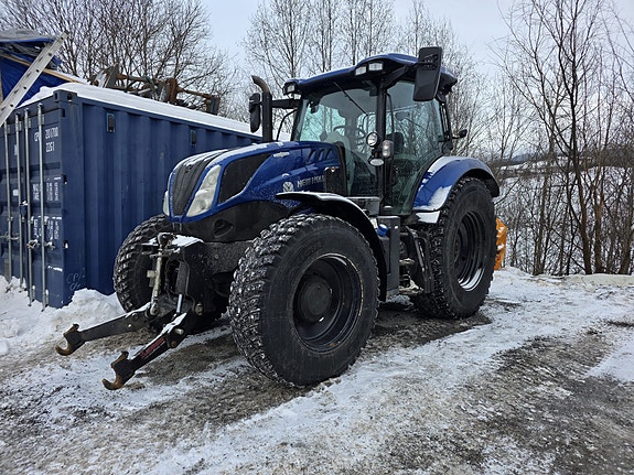 New Holland T6.175 ac m/ frontlaster