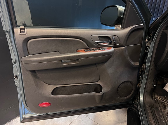 Chevrolet Tahoe 11 of 30