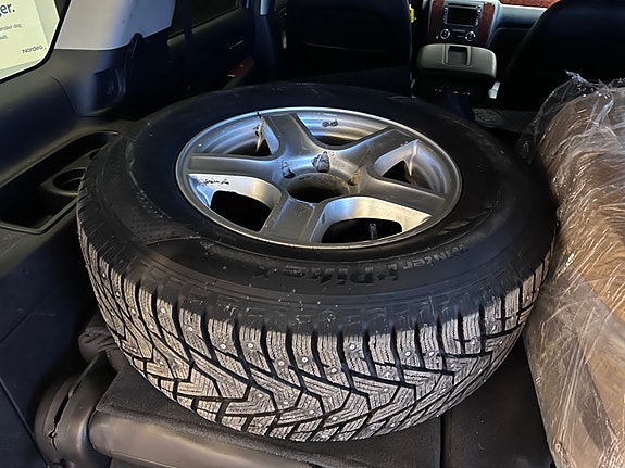 Chevrolet Tahoe 4 of 5