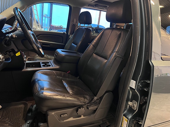 Chevrolet Tahoe 15 of 30