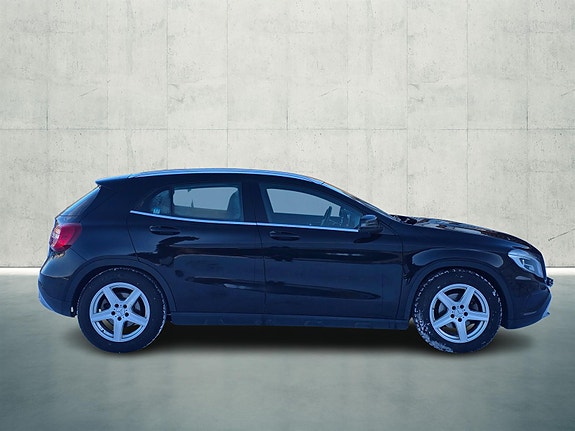 Mercedes-Benz GLA220 d 4 of 25