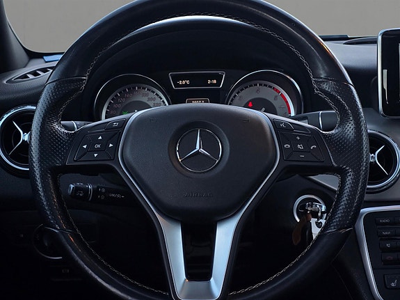 Mercedes-Benz GLA220 d 15 of 25