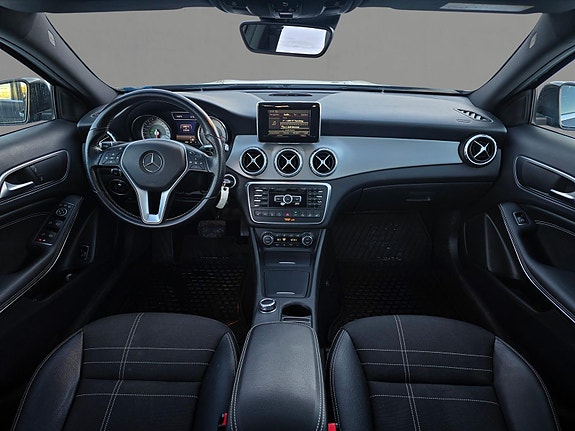 Mercedes-Benz GLA220 d 11 of 25