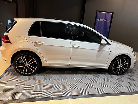 Volkswagen Golf VII 3 of 5
