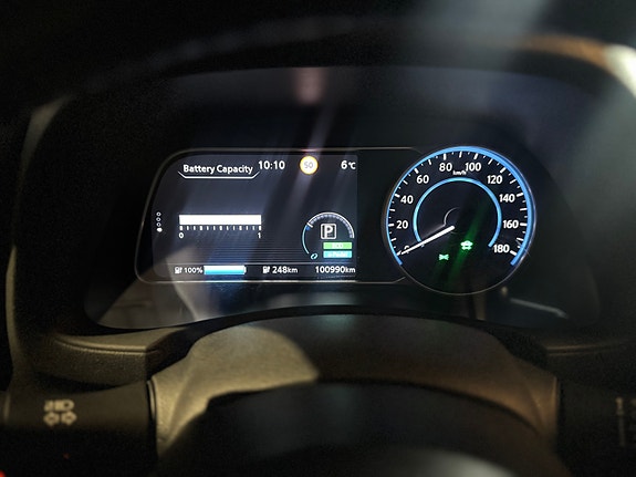 Nissan Leaf 2 of 5